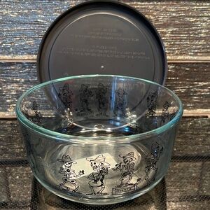 Pyrex Bowl Glass Storage Container Halloween Skeleton Musicians Dia Los Meurtos
